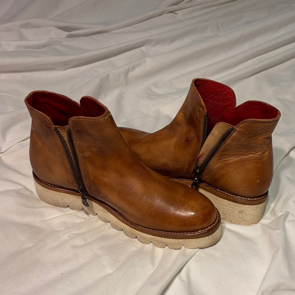Bed Stu LYDYI BOOTS Tan Leather Ankle Boots with Red Lining - Picture 13 of 15